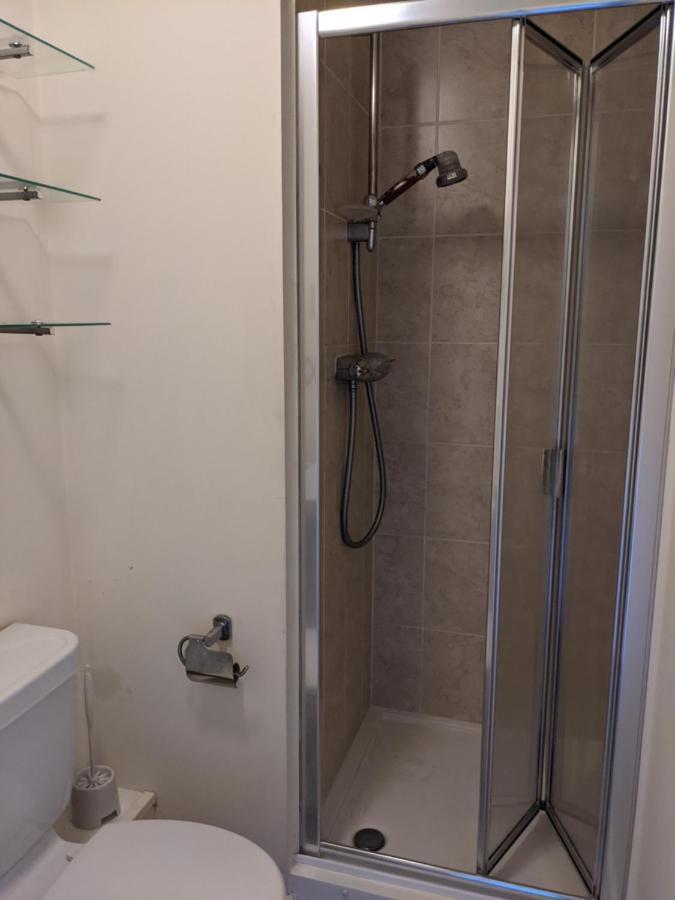 Simple 2-Bedroom 1.5 Bath Apartment In Thornhill Southampton Eksteriør billede
