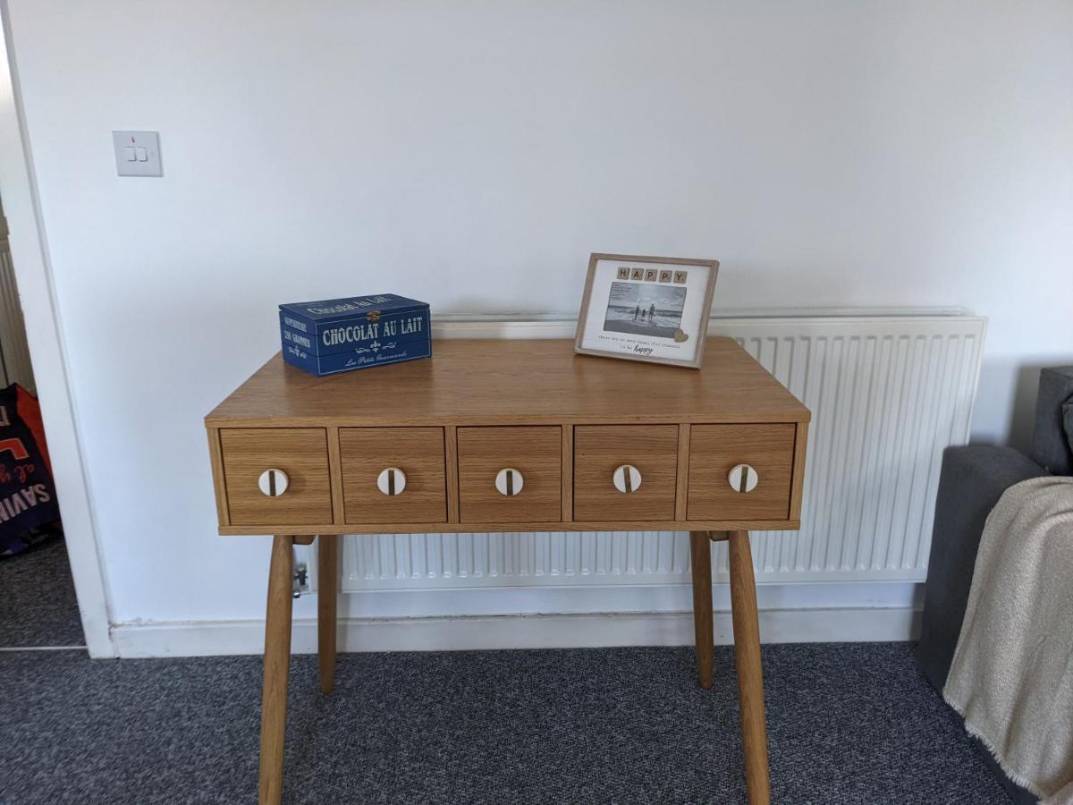 Simple 2-Bedroom 1.5 Bath Apartment In Thornhill Southampton Eksteriør billede