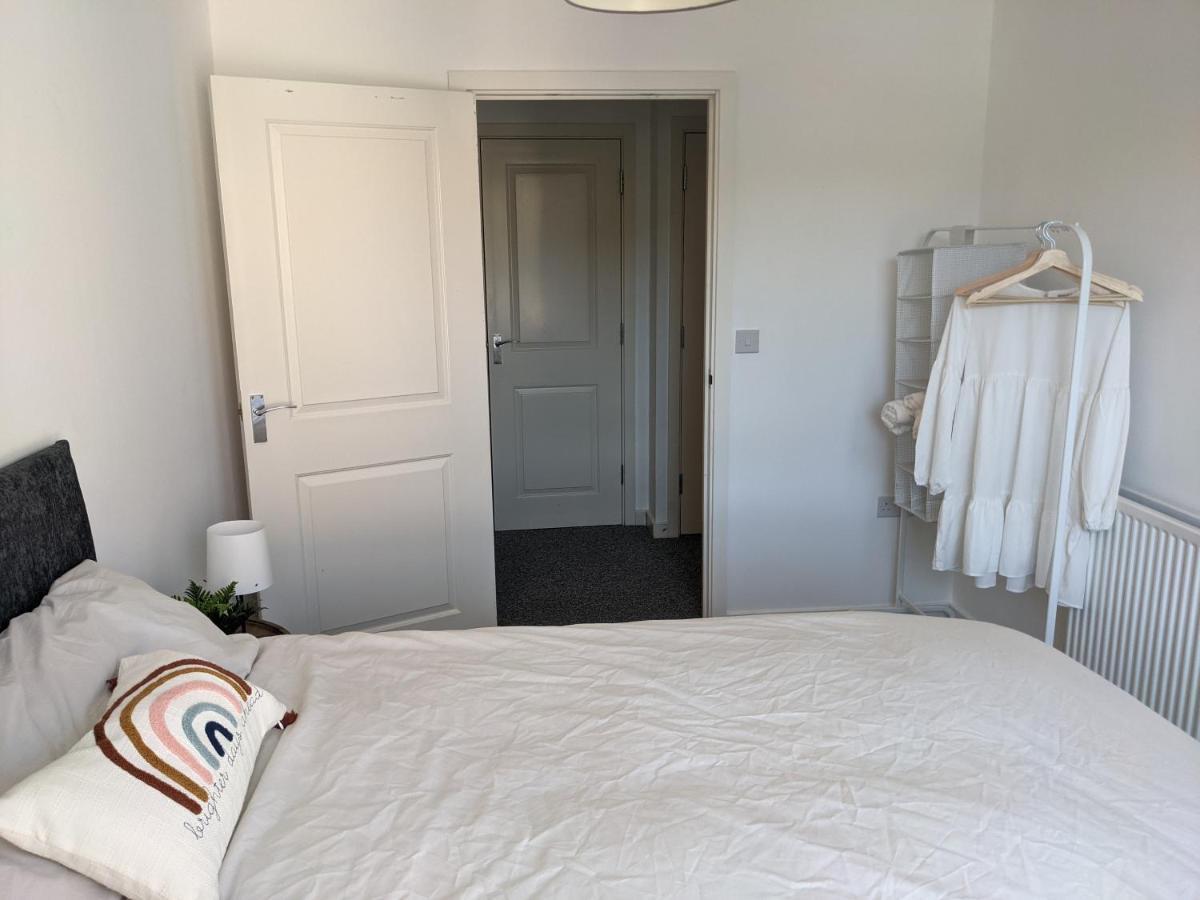 Simple 2-Bedroom 1.5 Bath Apartment In Thornhill Southampton Eksteriør billede