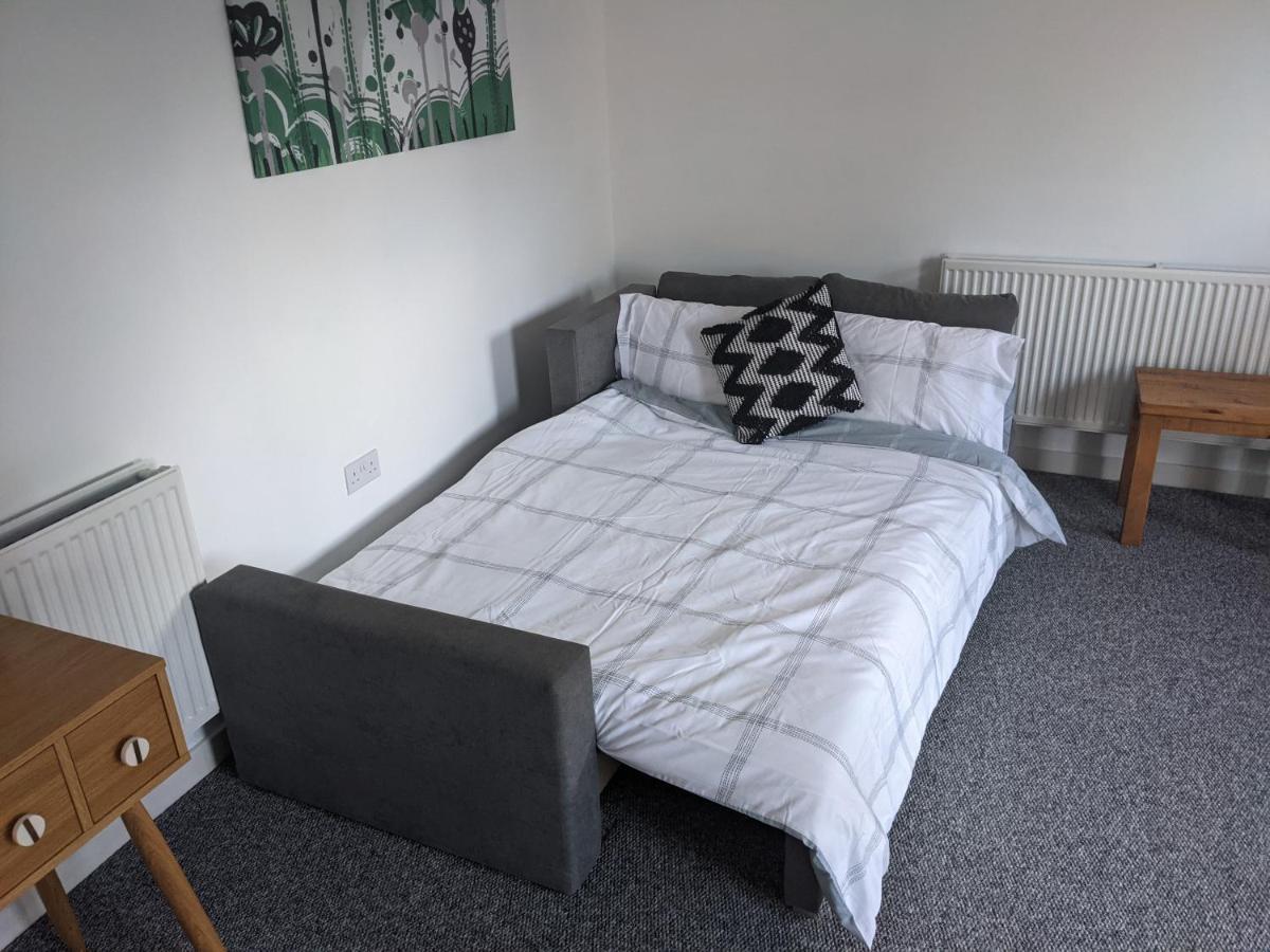 Simple 2-Bedroom 1.5 Bath Apartment In Thornhill Southampton Eksteriør billede
