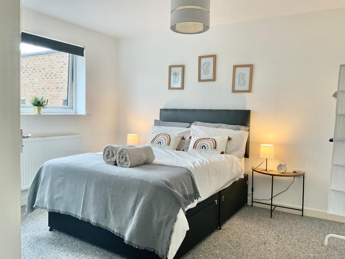 Simple 2-Bedroom 1.5 Bath Apartment In Thornhill Southampton Eksteriør billede