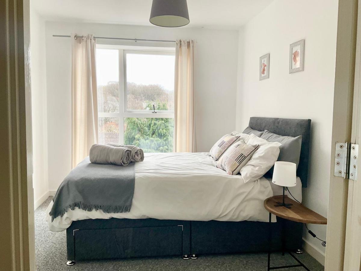 Simple 2-Bedroom 1.5 Bath Apartment In Thornhill Southampton Eksteriør billede