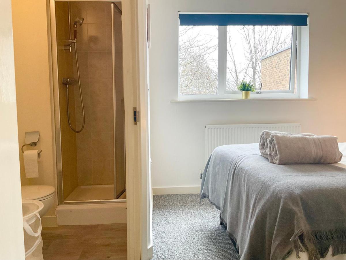 Simple 2-Bedroom 1.5 Bath Apartment In Thornhill Southampton Eksteriør billede